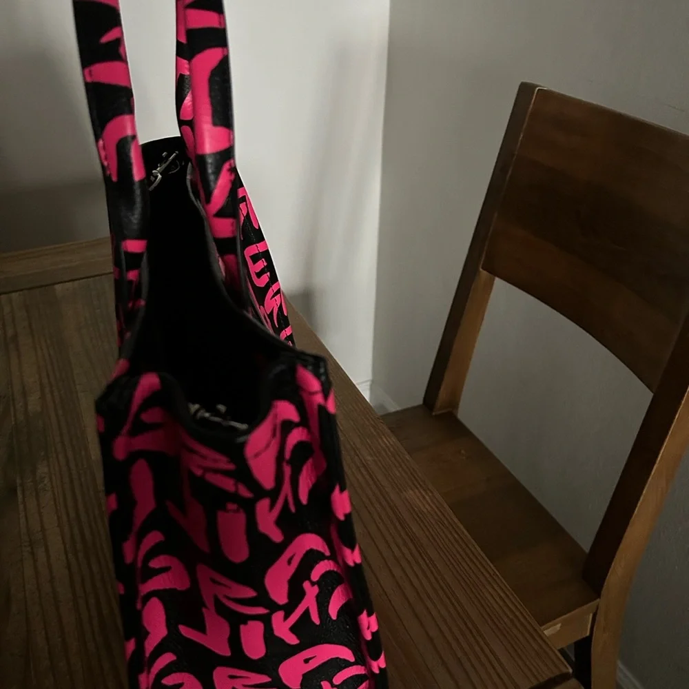 Marc Jacobs Black and Pink Graphic Tote - Picture 2 of 7